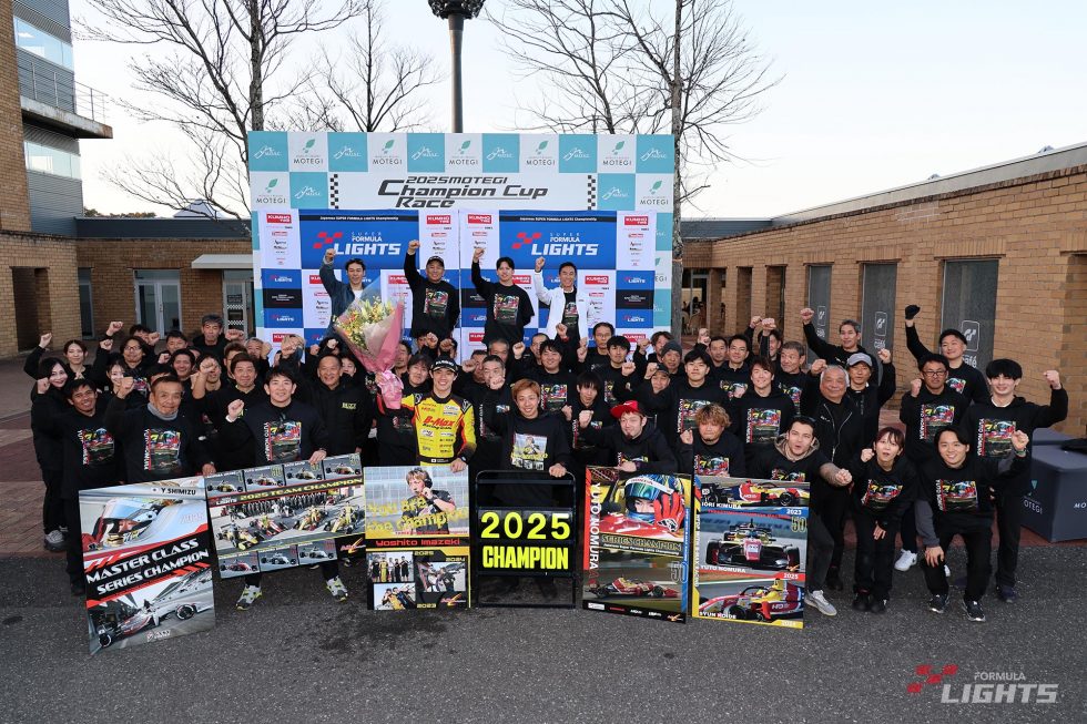 チームチャンピオンのB-MAX RACING TEAM