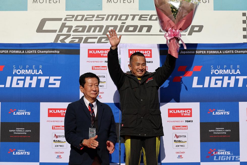 チームチャンピオンのB-MAX RACING TEAM