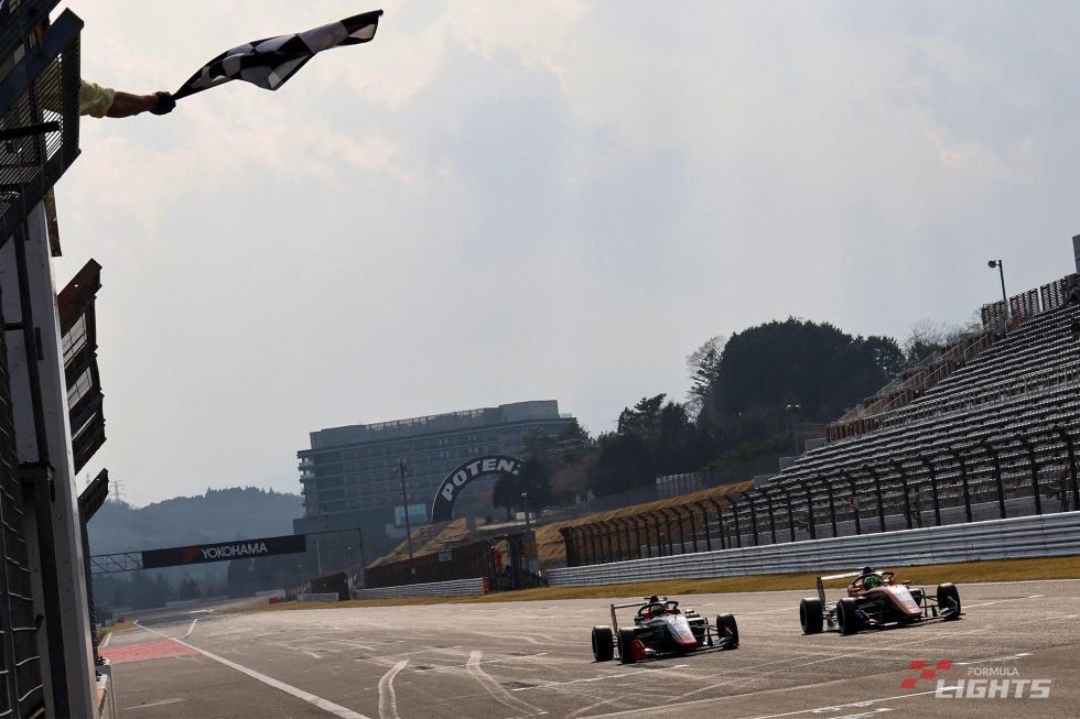 熊谷憲太とアクシャイ・ボーラ