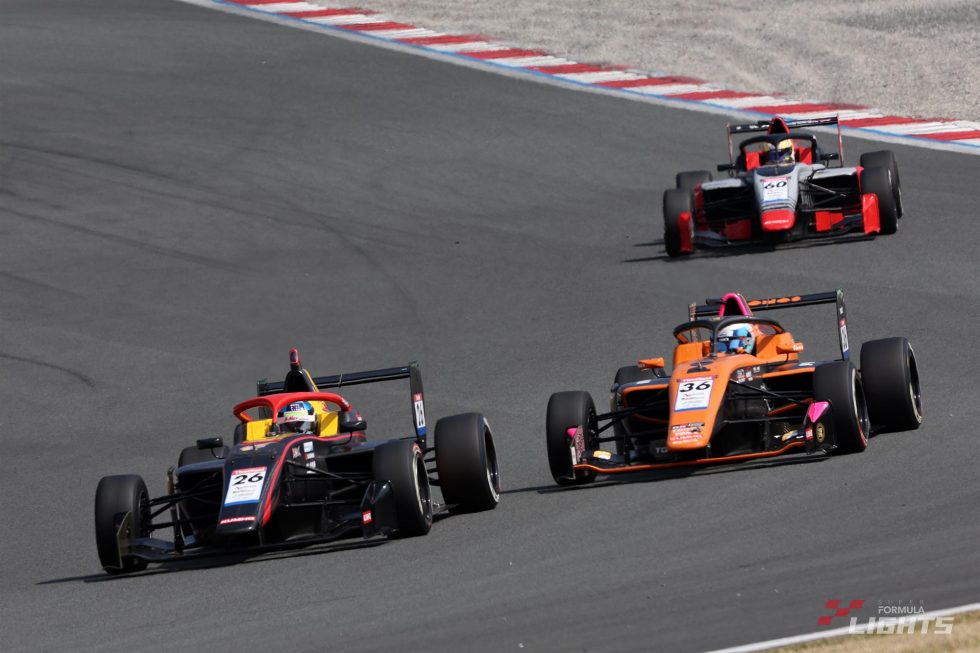 佐藤凜太郎（B-MAX ENGINEERING 324）