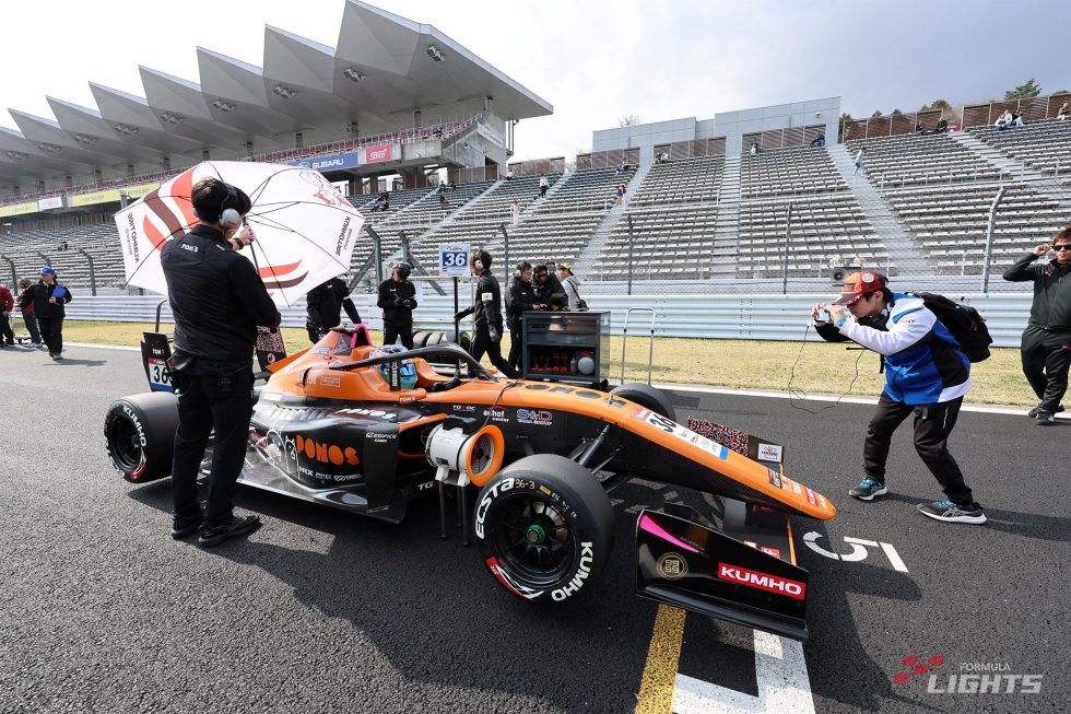 オスカー・ブルツ(PONOS Racing TOM'S TGR-DC SFL)