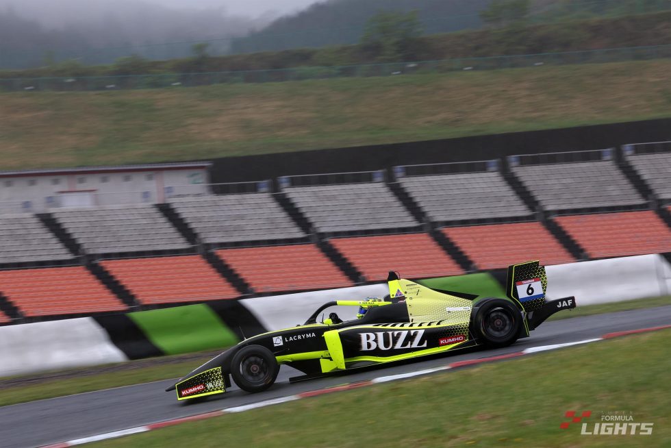 KEN ALEX（BUZZ RACING）